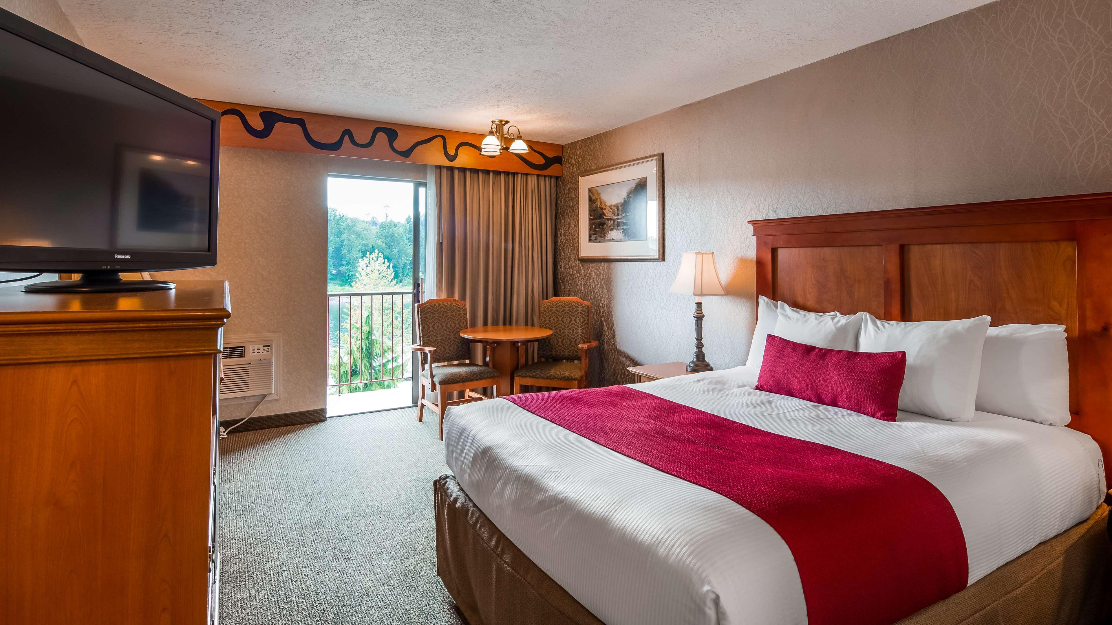 Best Western Plus Rivershore Hotel Oregon City Exterior foto
